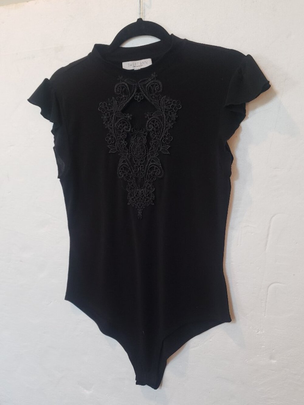 Sweet Rain Black Embroidered Lace Detail Mock Neck Flutter Sleeve Bodysuit Large
